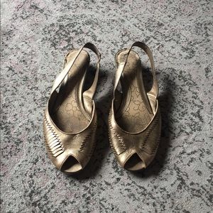 Kenneth Cole Reaction Gold Leather Sandal